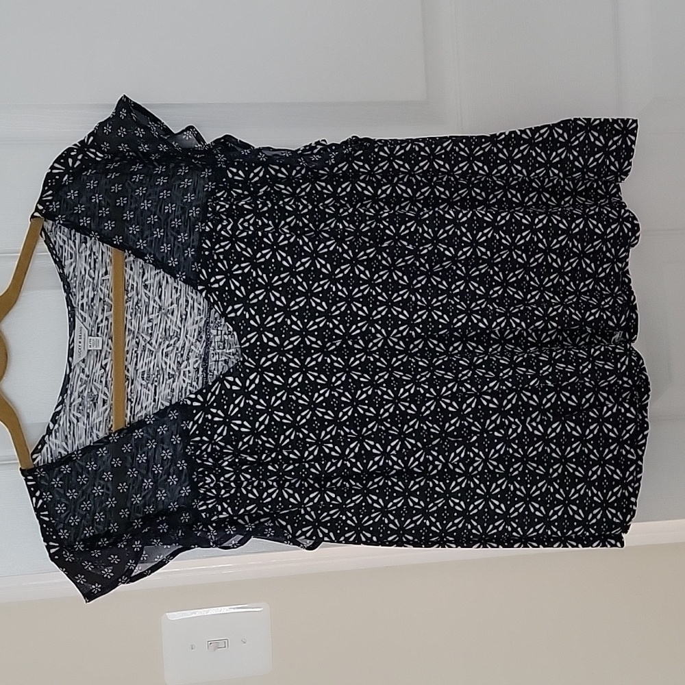 Lucky Brand V-neck butterfly sleeved blouse
